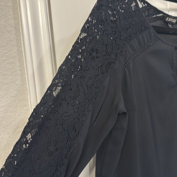 4 Express Tops Included - Picture 9 of 9